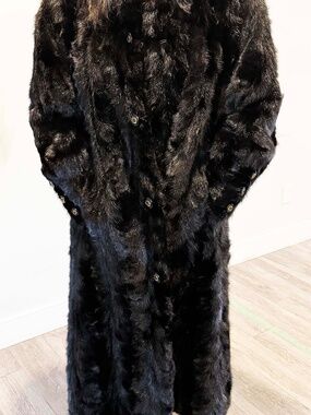 MINK COAT REVERSES TO WATER-RESISTANT FABRIC, BLACK & MULTICOLOUR, SIZE MEDIUM,